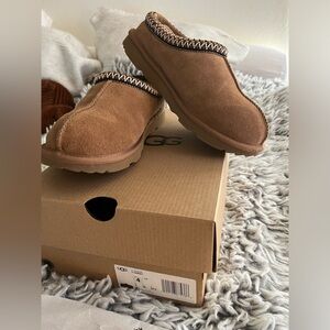 UGGS Tasman
